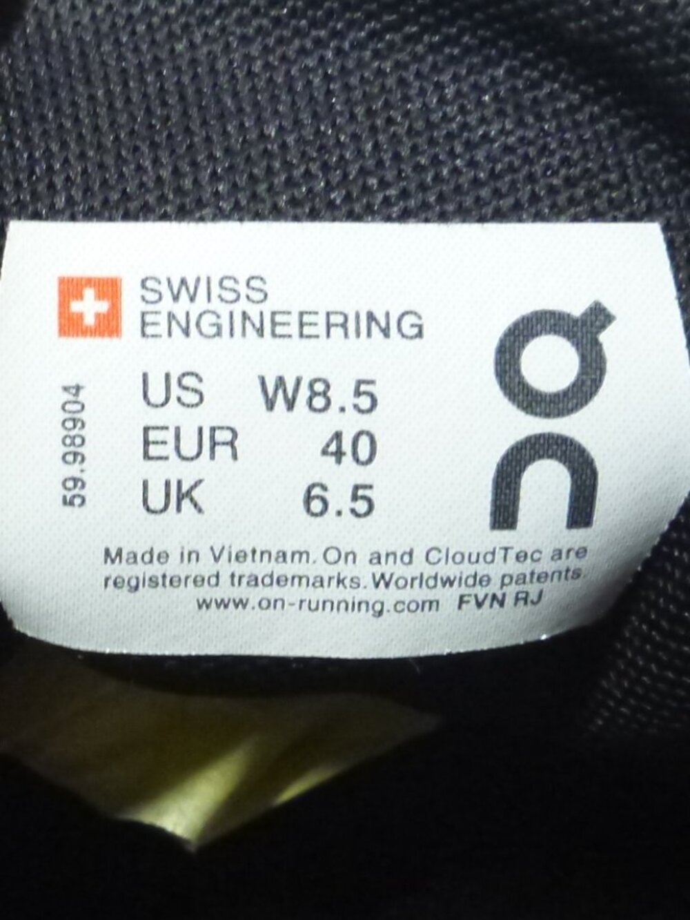 On Cloud 5 Running Shoes Black White Women's Size 8.5 - Picture 2 of 11